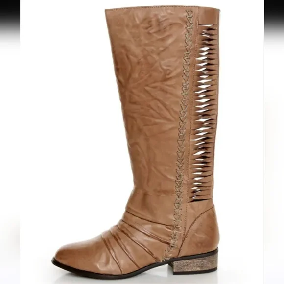 Very Volatile Fringe Riding Boot Leather Taupe women's 6.5 - Picture 16 of 16
